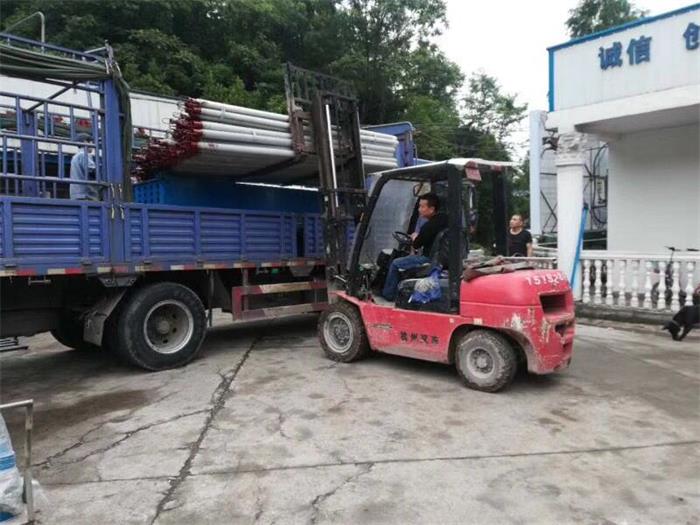 隔墙板机械